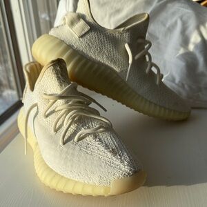 Men’s Adidas Yeezy v2 Cream Knit Sneakers - Size 10
